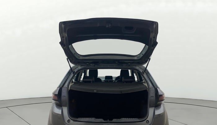 2023 Tata ALTROZ XZA + SUNROOF, Petrol, Automatic, 37,338 km, Boot Door Open