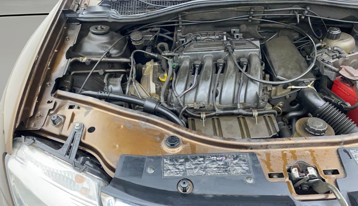 2014 Renault Duster RXL PETROL, Petrol, Manual, 69,454 km, Engine View - Right