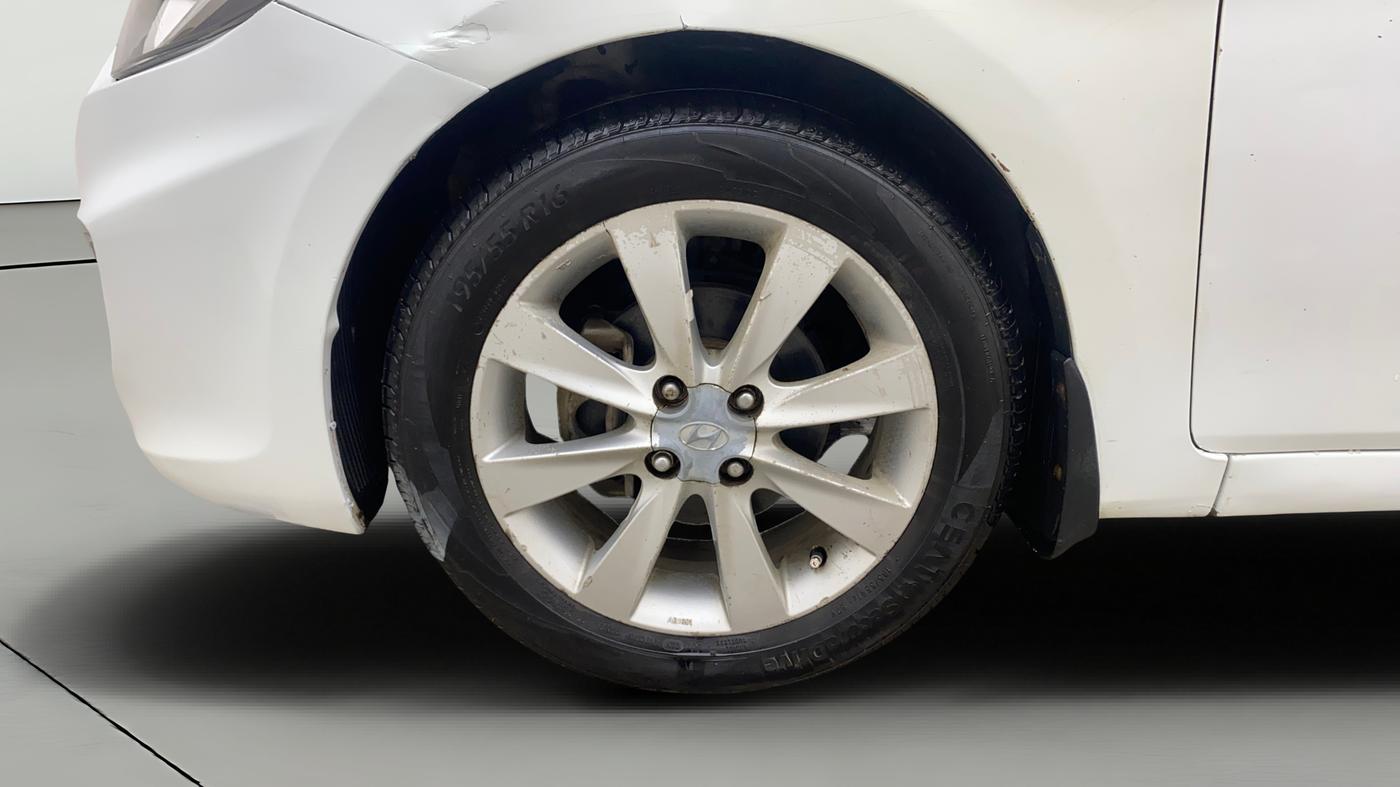 2012 Hyundai Verna FLUIDIC 1.6 CRDI SX, Diesel, Manual, 1,11,560 km, Left Front Wheel