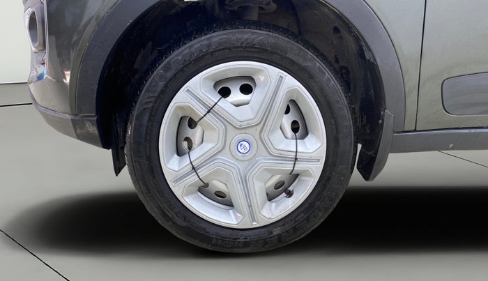 2020 Tata NEXON XM PETROL, Petrol, Manual, 30,947 km, Left Front Wheel