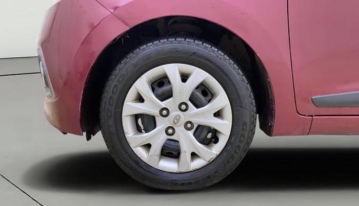 2015 Hyundai Grand i10 SPORTZ 1.2 KAPPA VTVT, Petrol, Manual, 1,01,302 km, Left Front Wheel