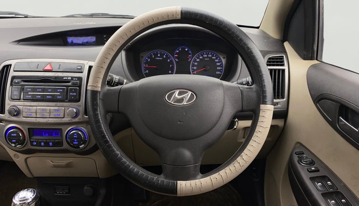 2013 Hyundai i20 MAGNA 1.2, Petrol, Manual, 94,273 km, Steering Wheel Close Up