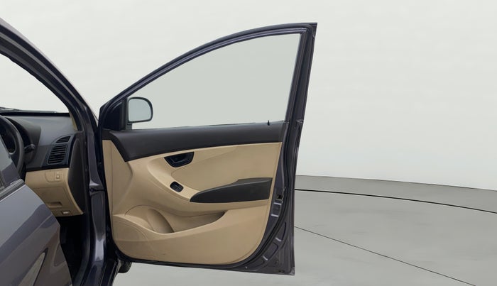 2018 Hyundai Eon ERA +, Petrol, Manual, 1,05,804 km, RHS Front Door