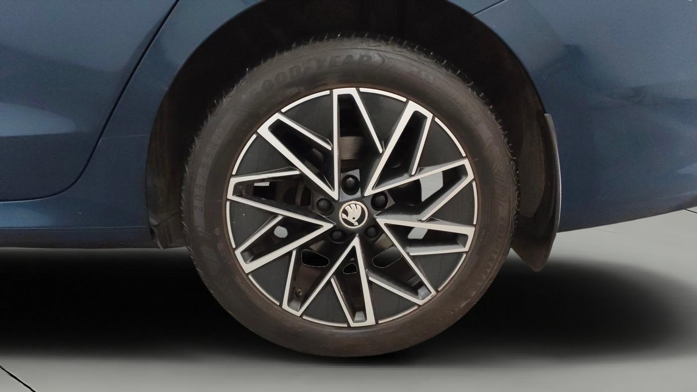 2023 Skoda Octavia L&K 2.0 AT, Petrol, Automatic, 41,459 km, Left Rear Wheel