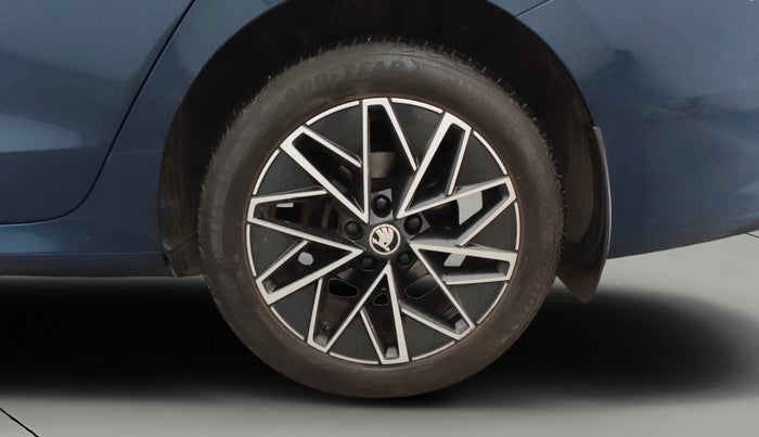 2023 Skoda Octavia L&K 2.0 AT, Petrol, Automatic, 41,459 km, Left Rear Wheel