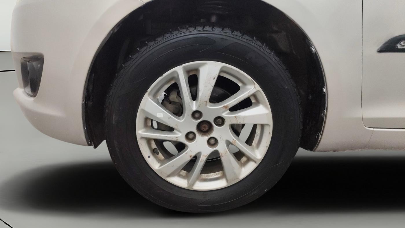 2014 Maruti Swift ZXI, Petrol, Manual, 57,910 km, Left Front Wheel