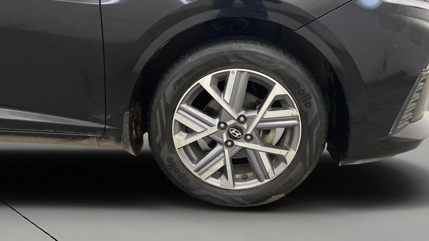 2023 Hyundai Verna SX(O) 1.5 MPI IVT , Petrol, Automatic, 57,882 km, Right Front Wheel