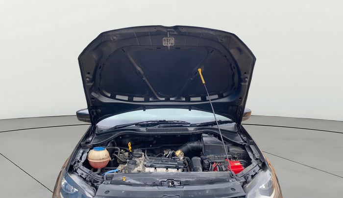 2014 Volkswagen Polo HIGHLINE1.2L, Petrol, Manual, 70,578 km, Open Bonet