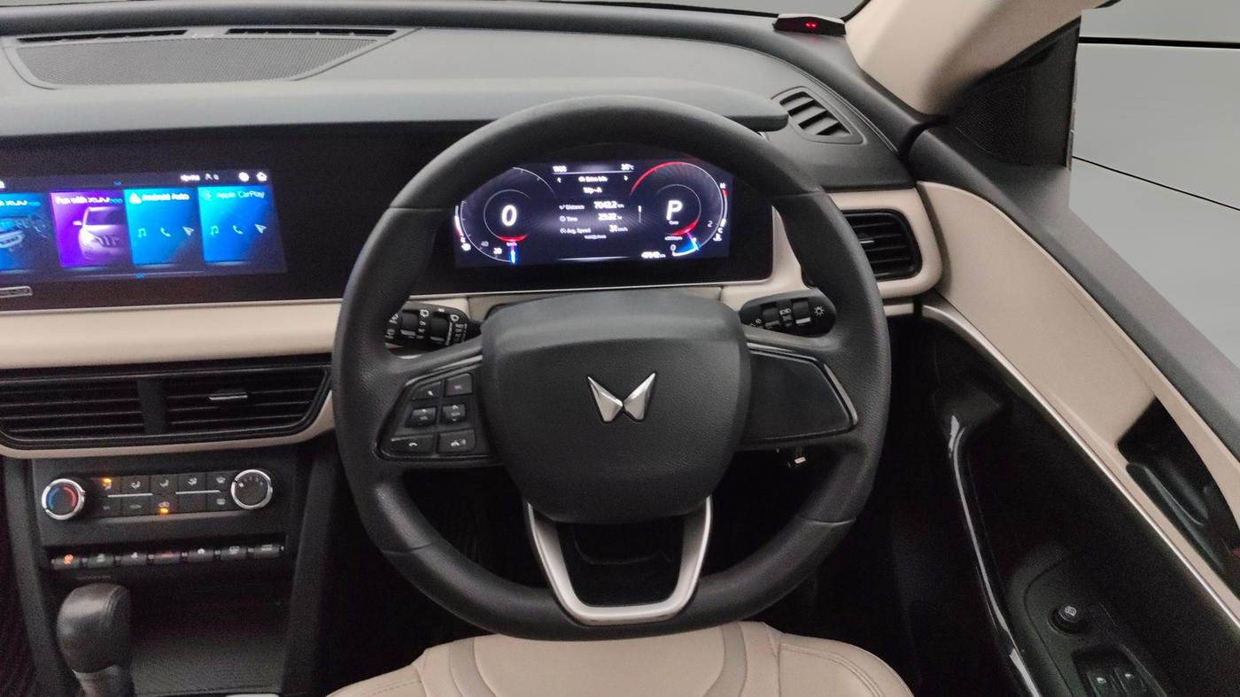 2023 Mahindra XUV700 AX 5 D AT 5 STR, Diesel, Automatic, 47,042 km, Steering Wheel Close Up