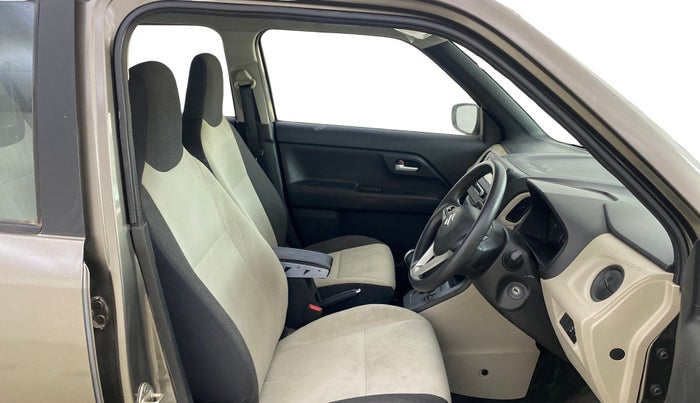 2022 Maruti New Wagon-R ZXI 1.2 AMT, Petrol, Automatic, 25,534 km, Right Side Front Door Cabin