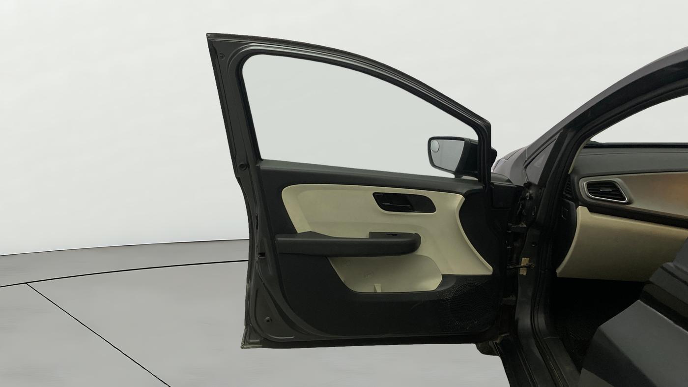 2022 Tata ALTROZ XM PLUS PETROL, Petrol, Manual, 49,469 km, LHS Front Door