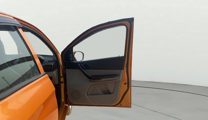 2018 Tata Tiago XT PETROL, Petrol, Manual, 66,413 km, RHS Front Door