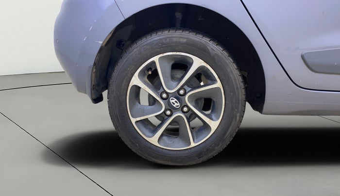 2017 Hyundai Grand i10 SPORTZ (O) AT 1.2 KAPPA VTVT, Petrol, Automatic, 23,602 km, Right Rear Wheel