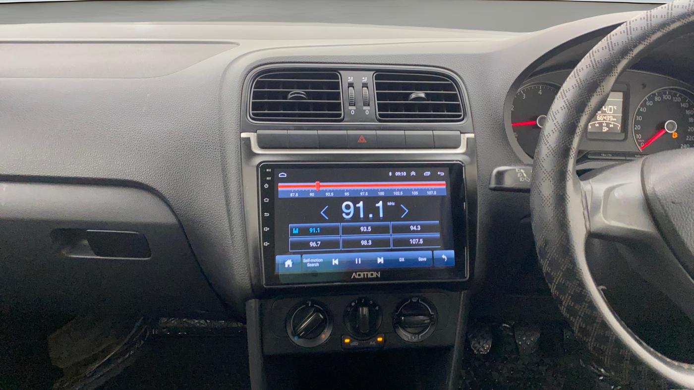 2019 Volkswagen Polo TRENDLINE 1.0L, Petrol, Manual, 66,402 km, Air Conditioner