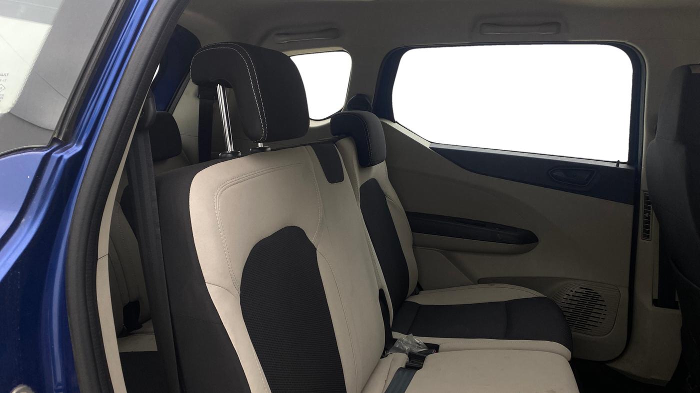 2020 Renault TRIBER RXT AMT, Petrol, Automatic, 32,988 km, Right Side Rear Door Cabin