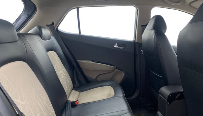 2019 Hyundai Grand i10 SPORTZ AT 1.2 KAPPA VTVT, Petrol, Automatic, 41,662 km, Right Side Rear Door Cabin