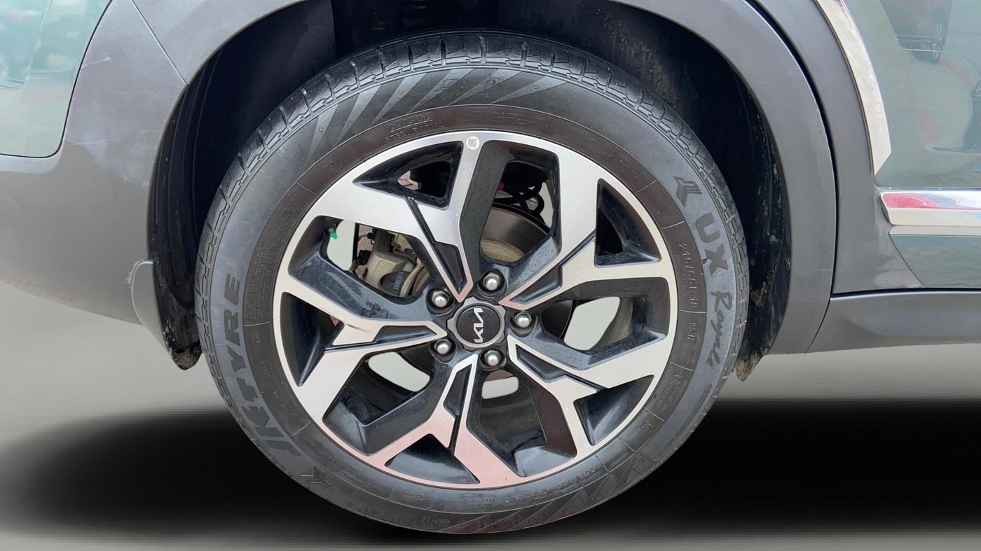 2023 KIA SELTOS  GTX PLUS 1.5 DIESEL AT, Diesel, Automatic, 24,402 km, Right Rear Wheel