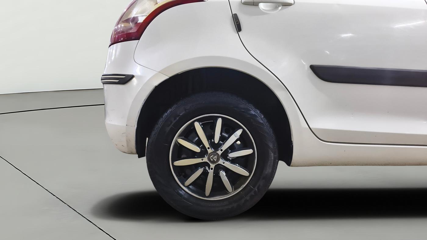 2017 Maruti Swift VXI, Petrol, Manual, 71,239 km, Right Rear Wheel