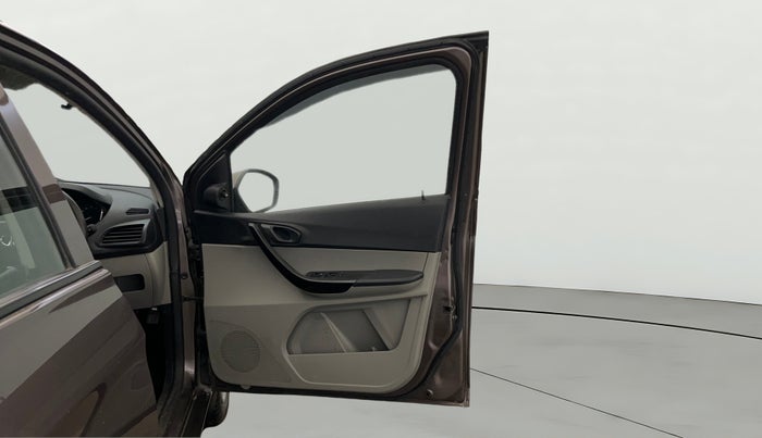 2019 Tata Tiago XZA PETROL, CNG, Automatic, 93,266 km, RHS Front Door