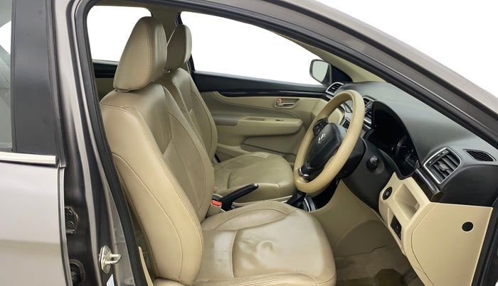 2016 Maruti Ciaz ZXI+ AT, Petrol, Automatic, 88,994 km, Right Side Front Door Cabin