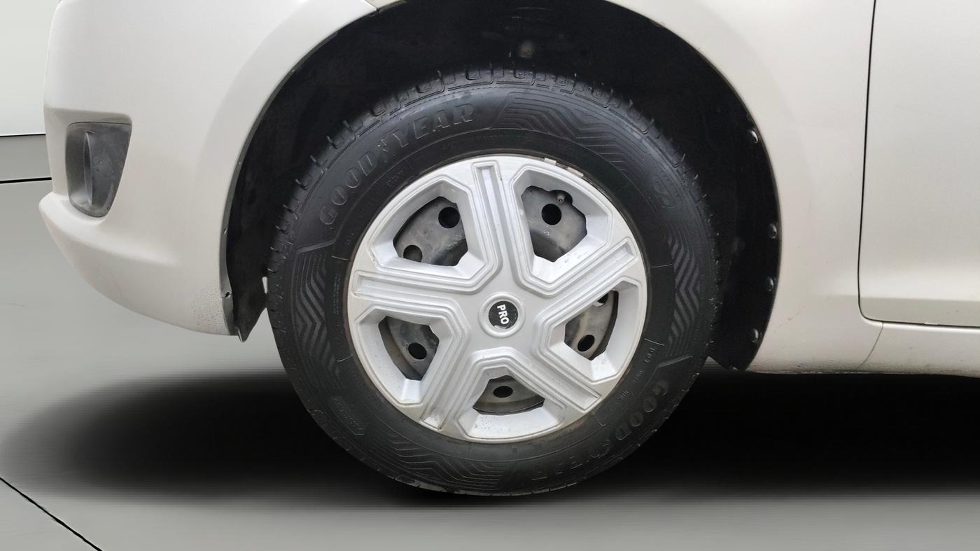 2013 Maruti Swift VXI, Petrol, Manual, 21,231 km, Left Front Wheel