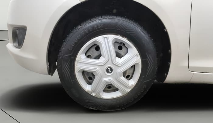 2013 Maruti Swift VXI, Petrol, Manual, 21,231 km, Left Front Wheel