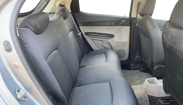 2019 Tata Tiago XZ PETROL, CNG, Manual, 1,13,117 km, Right Side Front Door Cabin