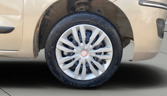 2014 Maruti Wagon R 1.0 VXI, Petrol, Manual, 74,074 km, Right Front Wheel