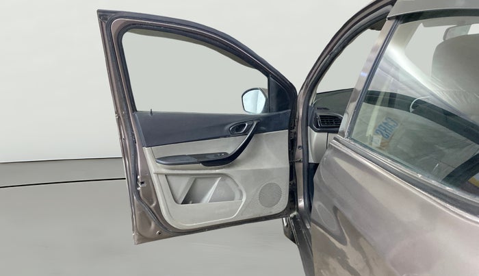 2017 Tata Tiago XT PETROL, Petrol, Manual, 71,017 km, LHS Front Door