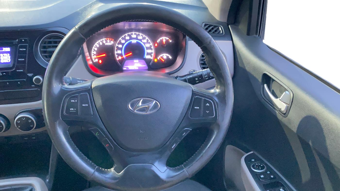2016 Hyundai Grand i10 ASTA (O) 1.2 KAPPA VTVT, Petrol, Manual, 76,617 km, Steering Wheel Close Up