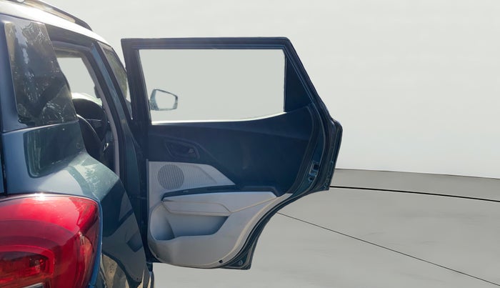 2023 Mahindra XUV300 W6 1.2 PETROL AMT, Petrol, Automatic, 43,246 km, RHS Rear Door