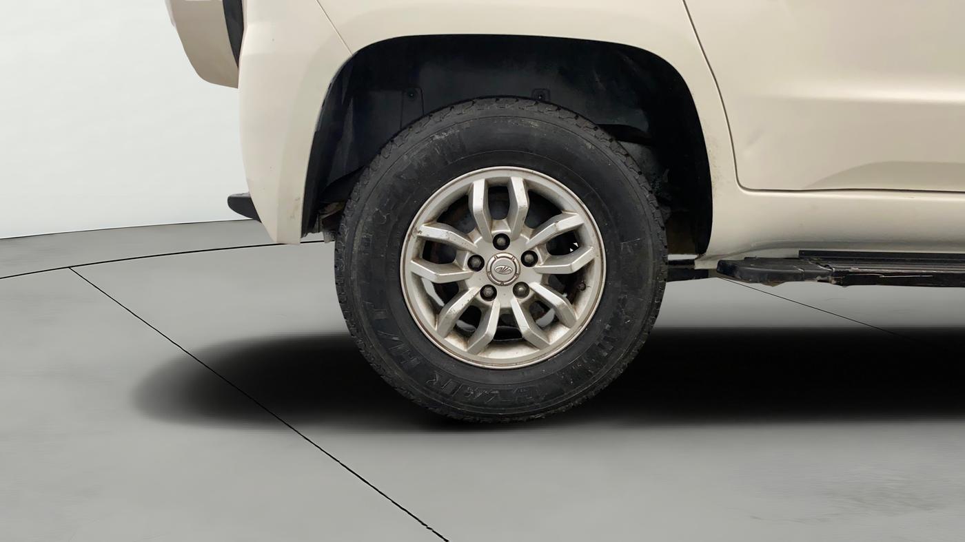 2017 Mahindra TUV300 T8, Diesel, Manual, 87,345 km, Right Rear Wheel