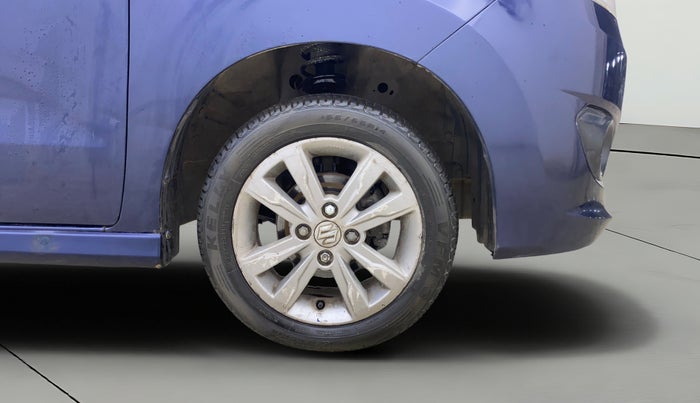 2014 Maruti Wagon R Stingray VXI, CNG, Manual, 1,31,583 km, Right Front Wheel