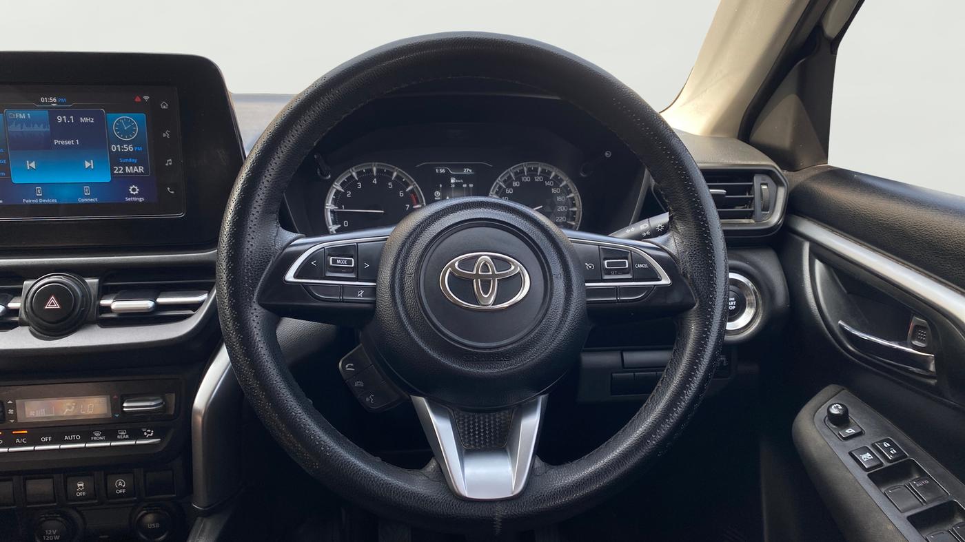 2024 Toyota URBAN CRUISER HYRYDER S NEO DRIVE, Petrol, Manual, 41,618 km, Steering Wheel Close Up