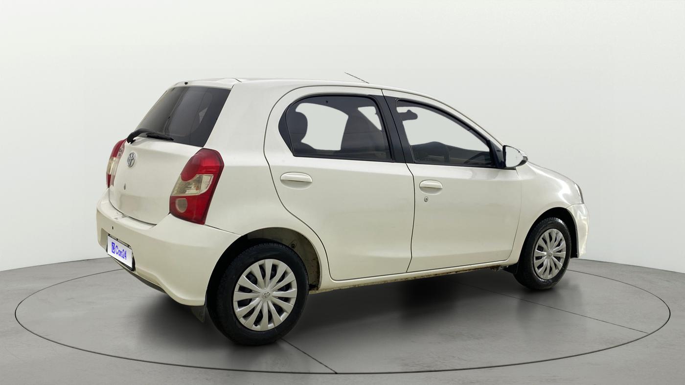 2019 Toyota Etios Liva V, CNG, Manual, 88,857 km, Right Back Diagonal