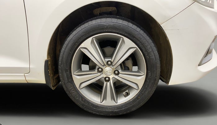 2018 Hyundai Verna 1.6 VTVT SX, Petrol, Manual, 92,675 km, Right Front Wheel