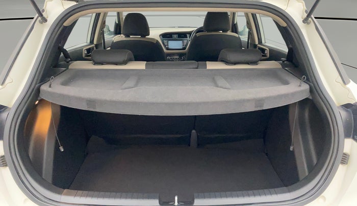 2017 Hyundai Elite i20 ASTA 1.2 (O), Petrol, Manual, 33,644 km, Boot Open Zoomed View