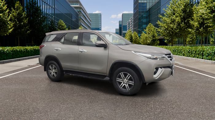 2017 Toyota Fortuner 2.8 4X2 AT, Diesel, Automatic, 84,196 km, Right Front Diagonal