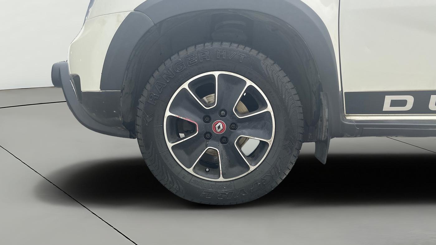 2017 Renault Duster RXS CVT, Petrol, Automatic, 62,293 km, Left Front Wheel