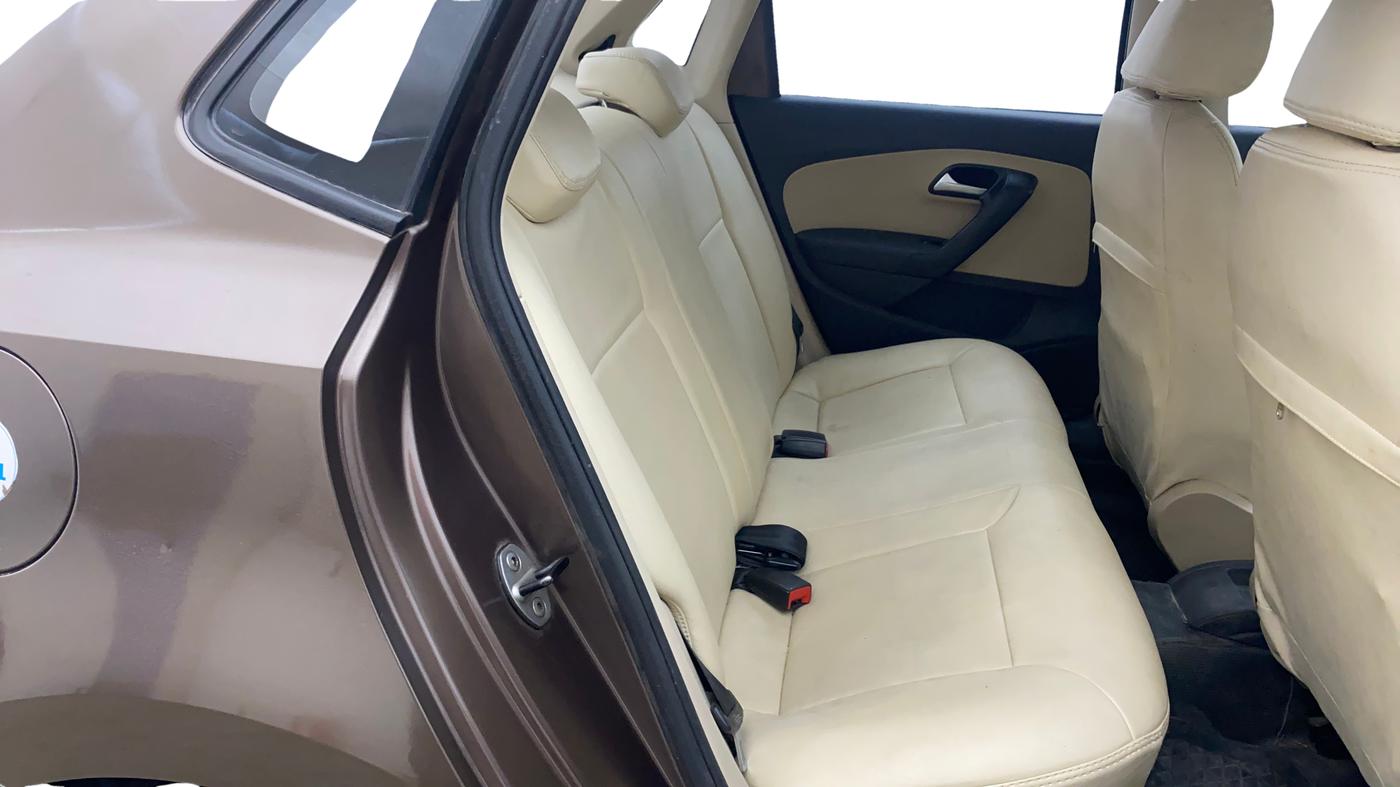 2017 Volkswagen Ameo COMFORTLINE 1.5 AT, Diesel, Automatic, 89,547 km, Right Side Rear Door Cabin