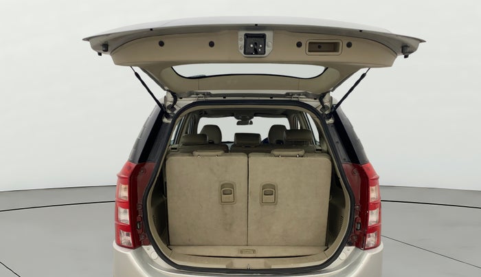 2015 Mahindra XUV500 W10, Diesel, Manual, 1,25,739 km, Boot Door Open