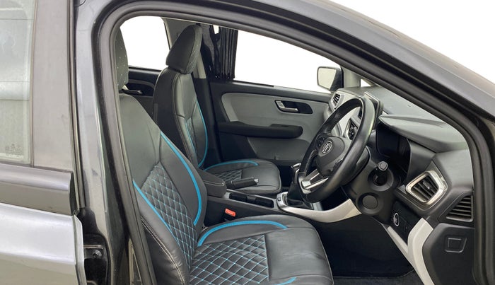 2020 Tata ALTROZ XZ PETROL, Petrol, Manual, 19,004 km, Right Side Front Door Cabin