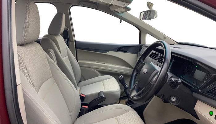 2018 Mahindra MARAZZO M2 7STR, Diesel, Manual, 84,207 km, Right Side Front Door Cabin