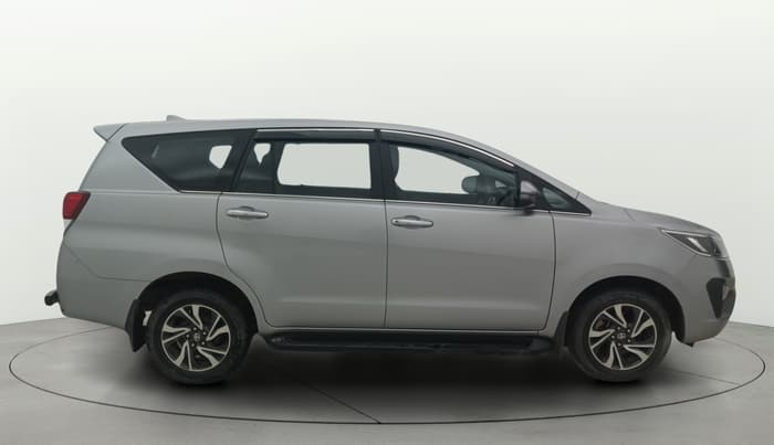 2022 Toyota Innova Crysta 2.4 VX 8 STR, Diesel, Manual, 28,485 km, Right Side View