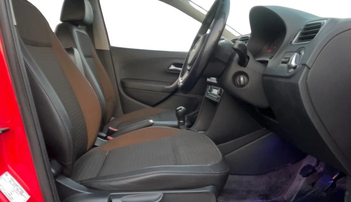 2018 Volkswagen Polo HIGHLINE PLUS 1.0 16 ALLOY, Petrol, Manual, 1,11,234 km, Right Side Front Door Cabin