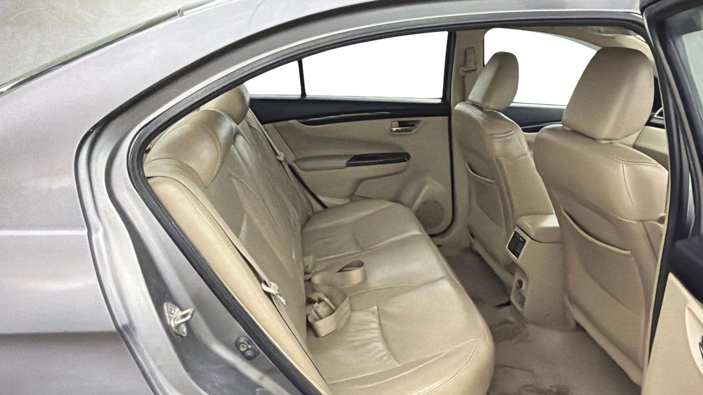 2016 Maruti Ciaz ZXI+, Petrol, Manual, 50,796 km, Right Side Rear Door Cabin