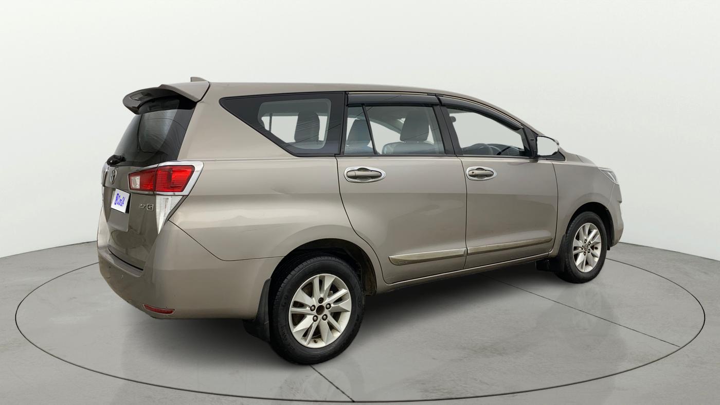 2016 Toyota Innova Crysta 2.7 GX 8 STR, Petrol, Manual, 63,930 km, Right Back Diagonal