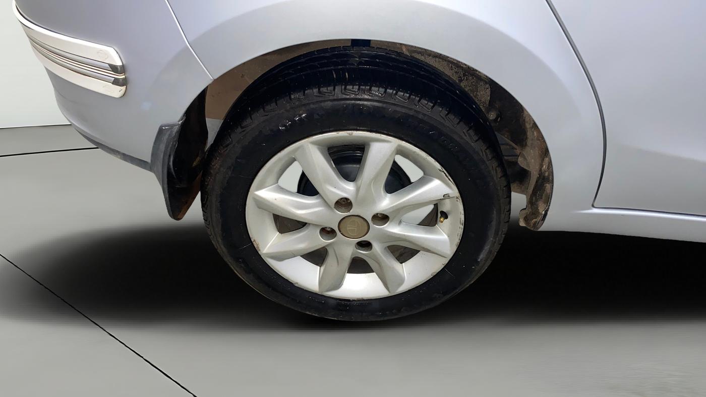 2016 Tata Zest XT PETROL, Petrol, Manual, 32,441 km, Right Rear Wheel