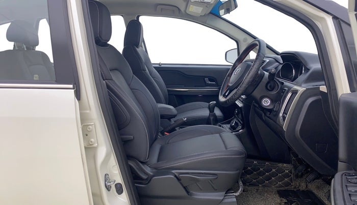 2019 Tata Hexa XT 4X4 7 STR, Diesel, Manual, 30,376 km, Right Side Front Door Cabin