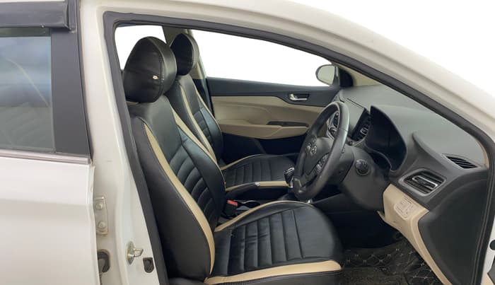2022 Hyundai Verna SX 1.5 VTVT, Petrol, Manual, 23,164 km, Right Side Front Door Cabin